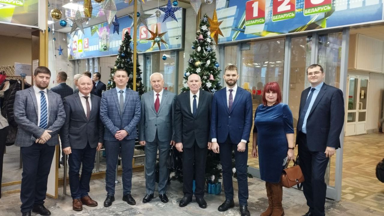 В Минске состоялся экспертно-медийный форум "Знания. Факты. Мнения.", приуроченный к 75-летию существования Республиканского государственного общественного объединения "Белорусское общество "Знание" В Минске состоялся экспертно-медийный форум "Знания. Факты. Мнения.", приуроченный к 75-летию существования Республиканского государственного общественного объединения "Белорусское общество "Знание"