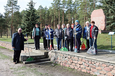  С заботой о родной стране: коллектив РНПЦ принимает участие в республиканском субботнике